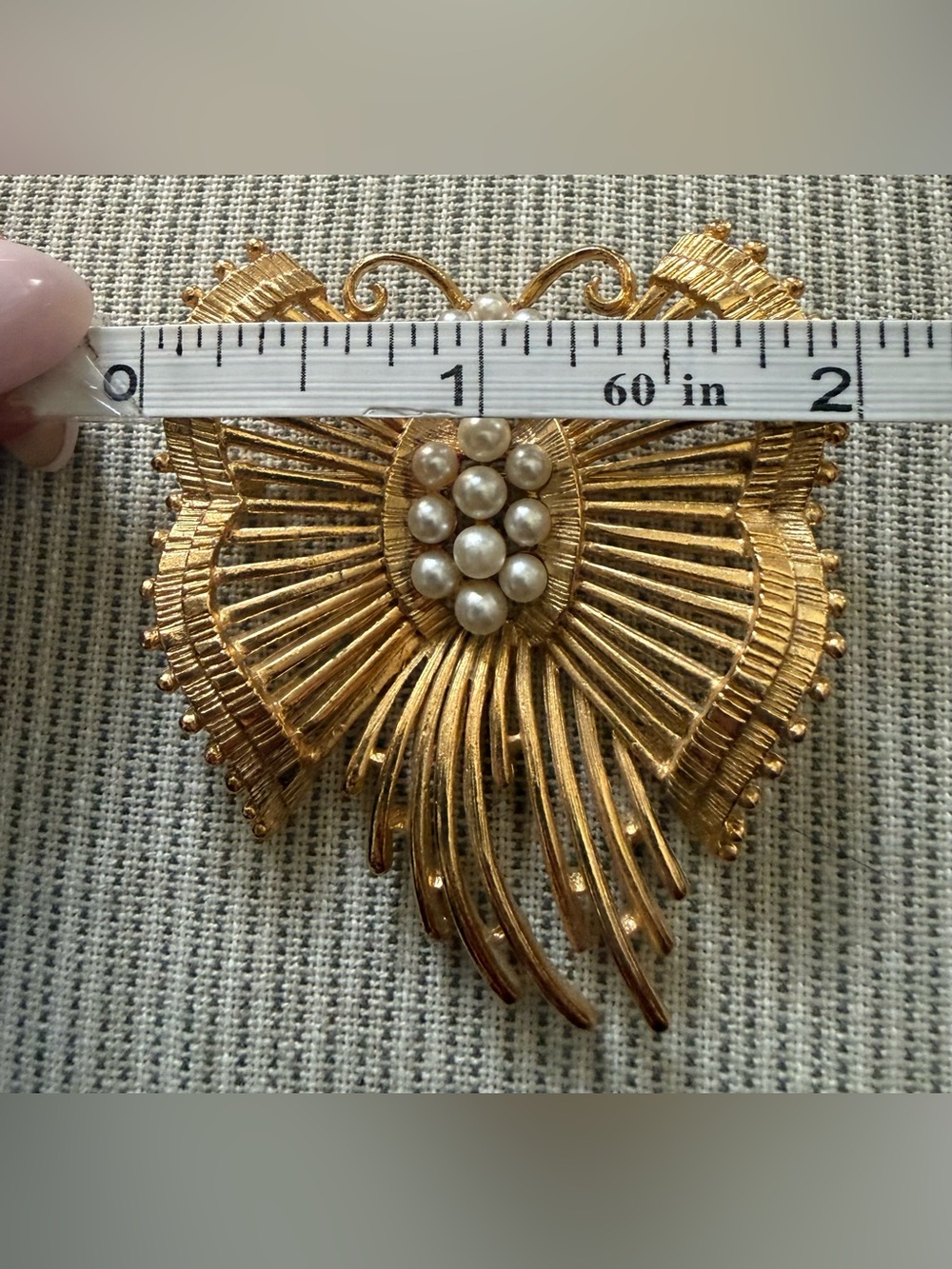 Lisner Butterfly Faux Pearl Cluster & Gold-tone Vintage Brooch - Picture 10 of 11